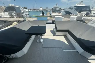 Thumbnail von Cruisers Yachts 390 Express Coupe