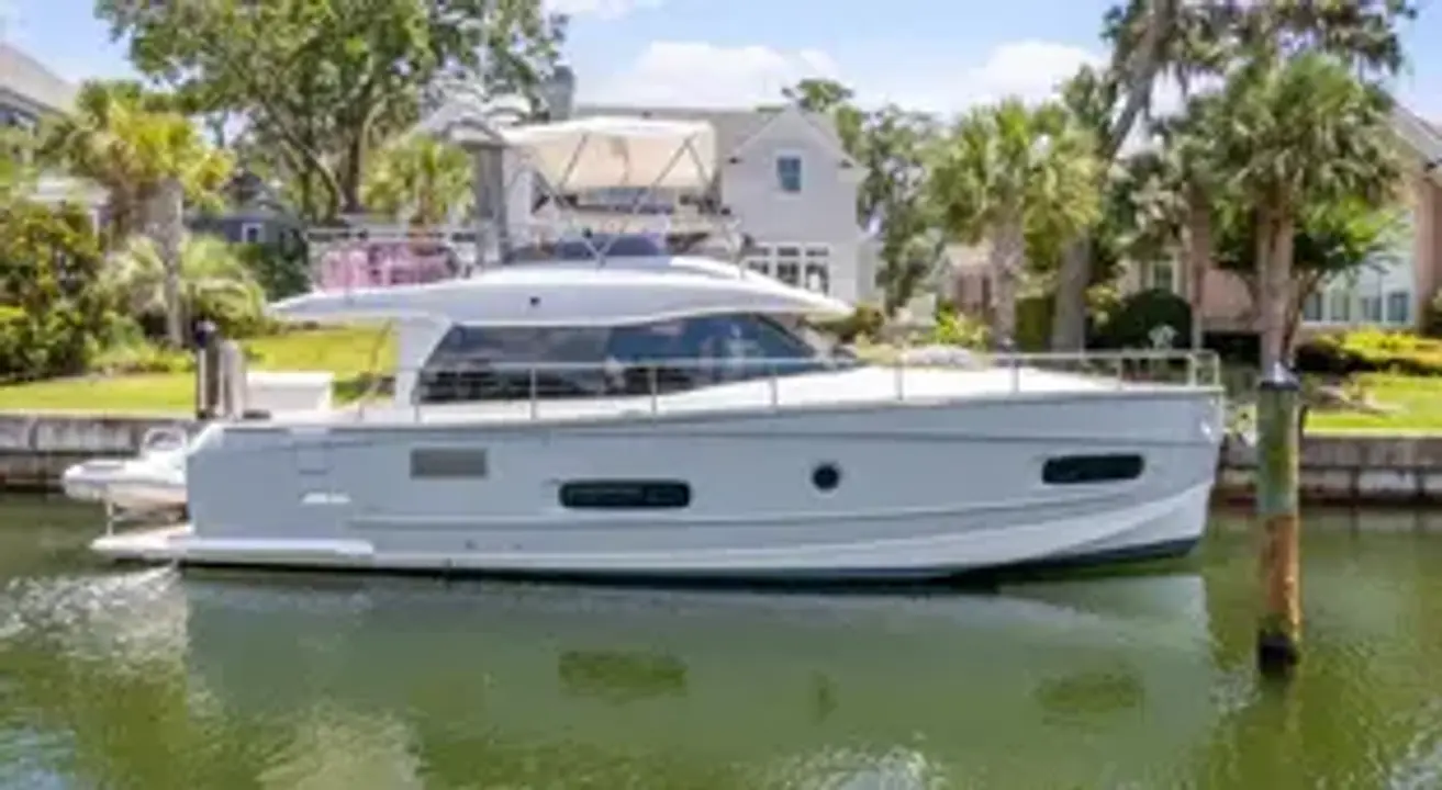 Azimut 43