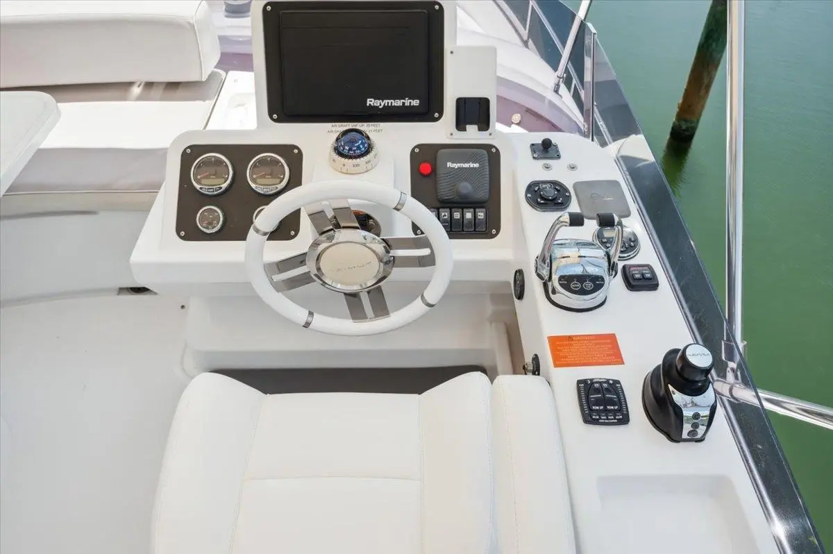 Thumbnail von Azimut 43