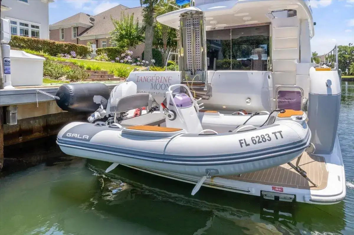 Thumbnail von Azimut 43