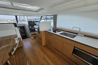 Thumbnail von Tiara Yachts 48LE