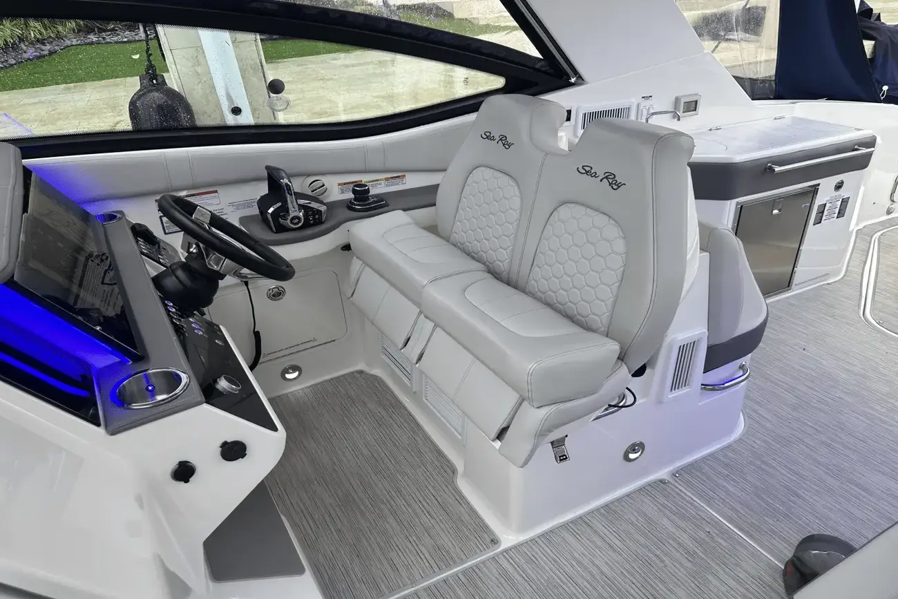 Thumbnail von Sea Ray 320 Sundancer