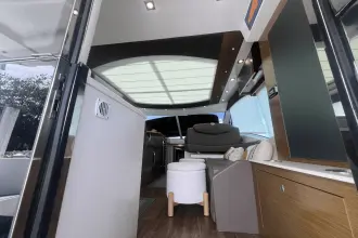 Thumbnail von Cruisers Yachts 45 Cantius