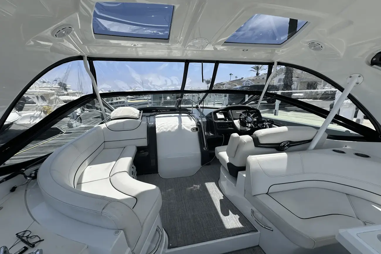 Thumbnail von Cruisers Yachts 35 Express