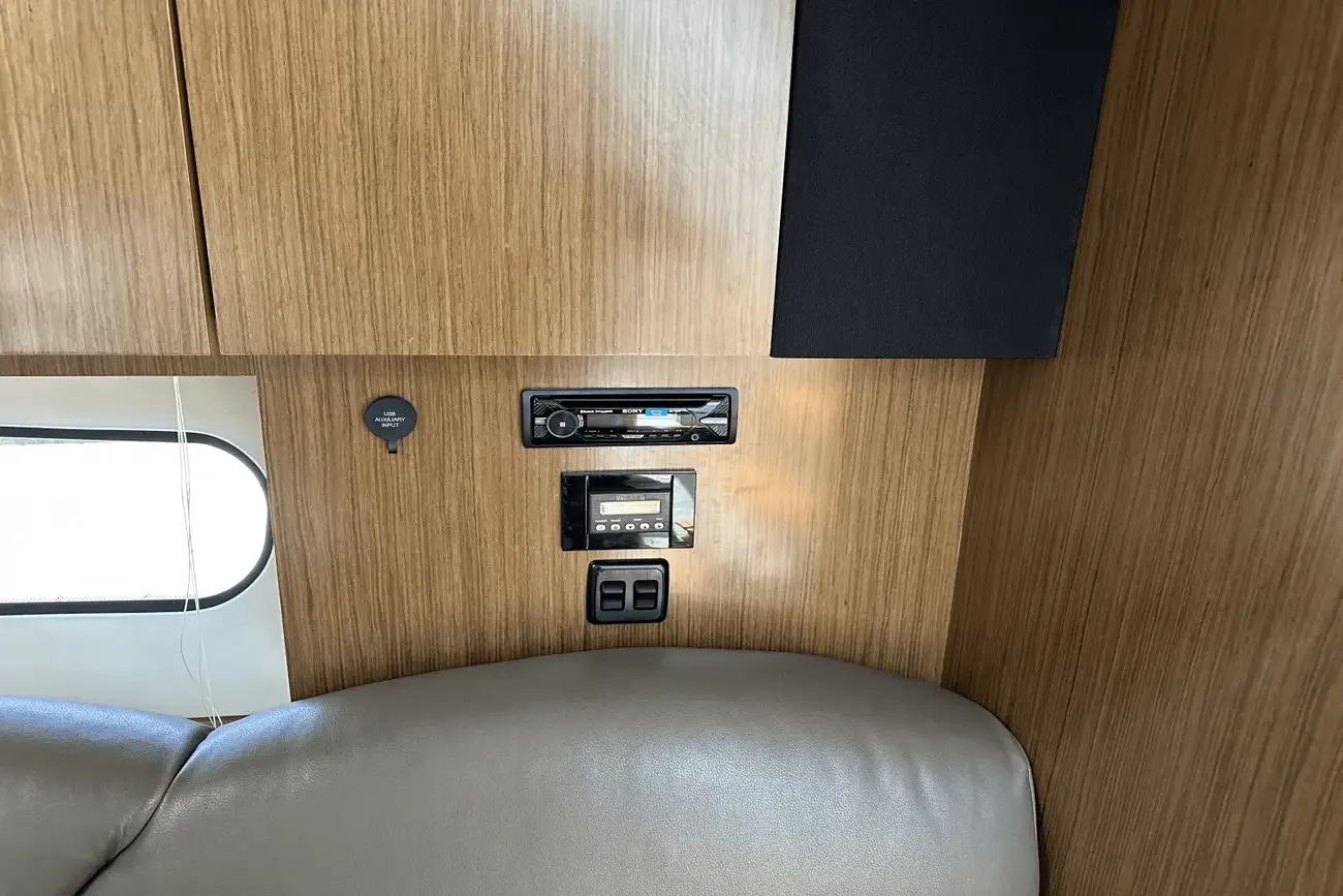 Thumbnail von Cruisers Yachts 35 Express