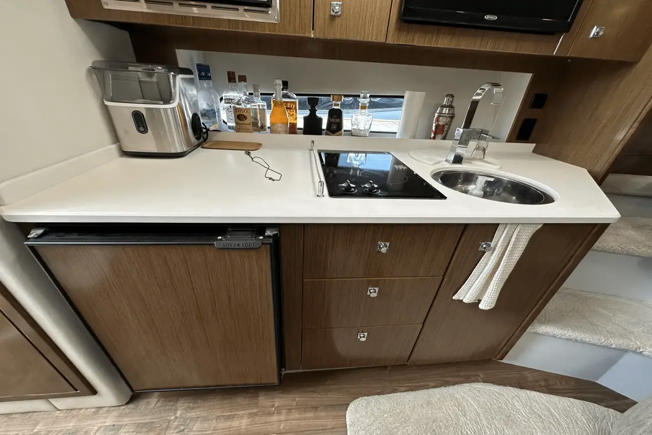 Thumbnail von Cruisers Yachts 35 Express