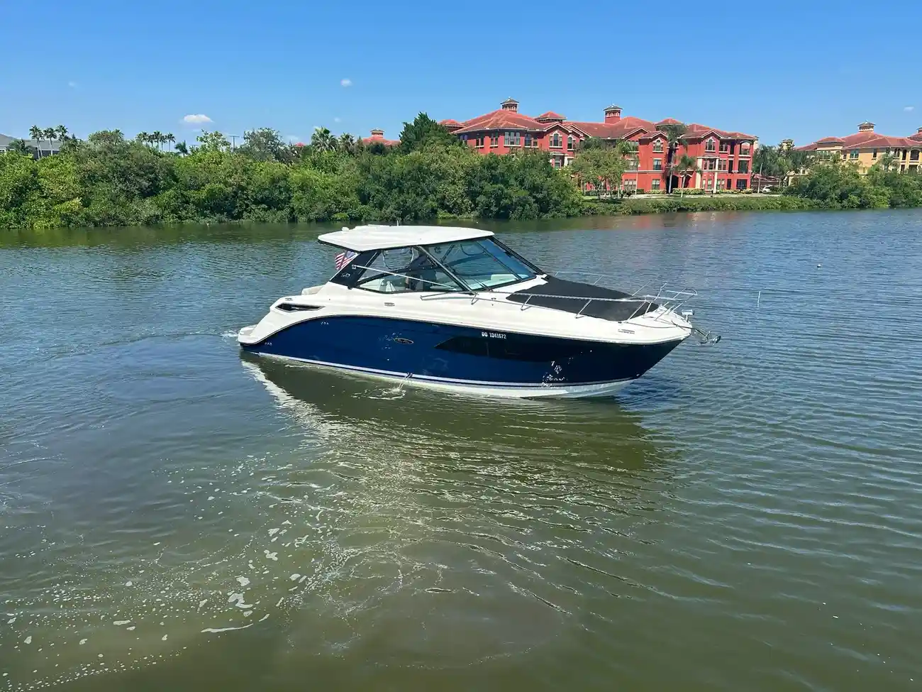 Sea Ray 320 Sundancer 