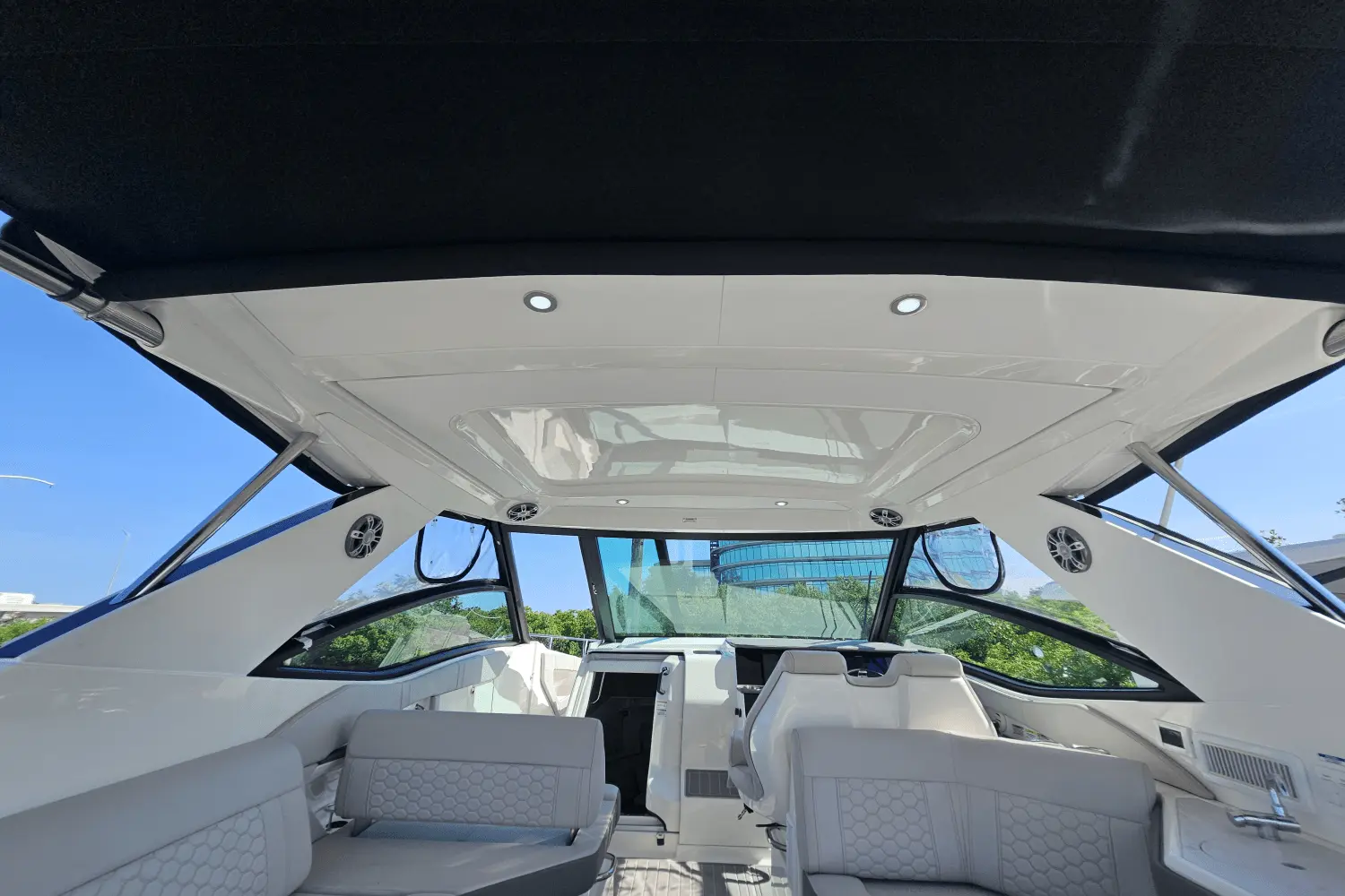 Thumbnail von Sea Ray 320 Sundancer