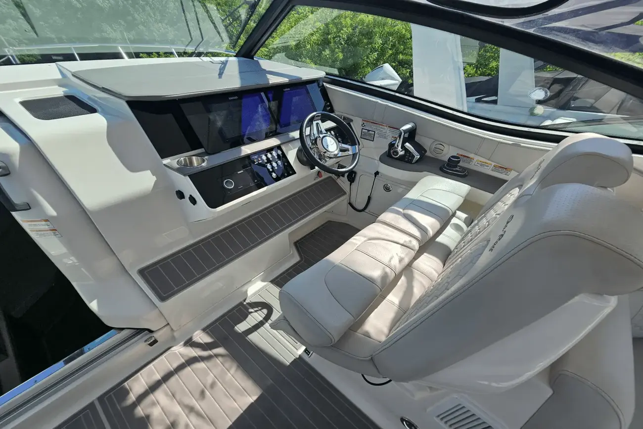 Thumbnail von Sea Ray 320 Sundancer