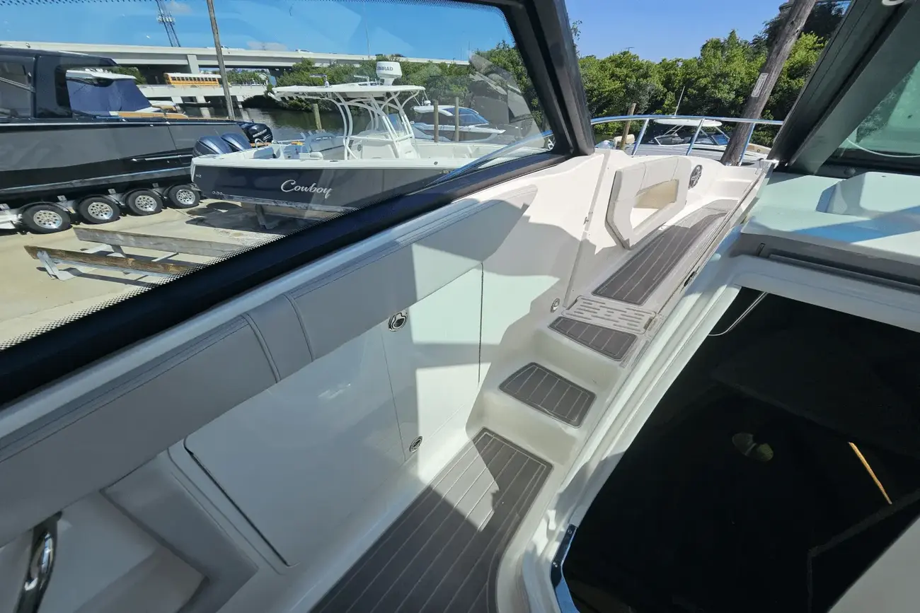 Thumbnail von Sea Ray 320 Sundancer