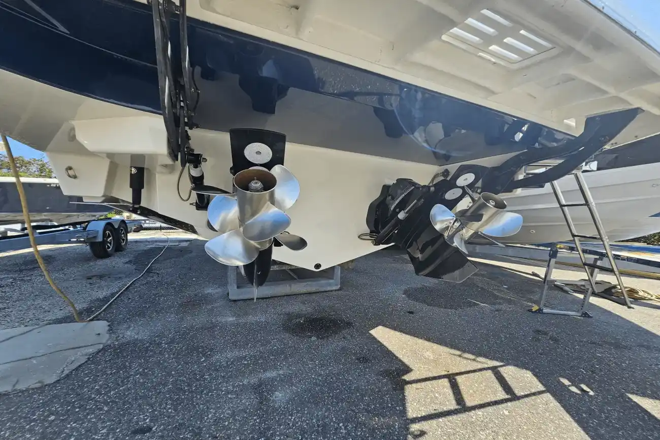 Thumbnail von Sea Ray 320 Sundancer