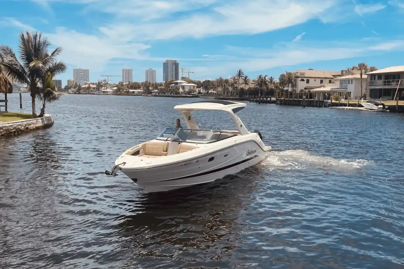 Sea Ray SLX 310 Outboard