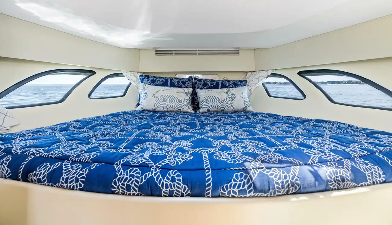 Thumbnail von Intrepid 430 Sport Yacht Lil' Sumpin II