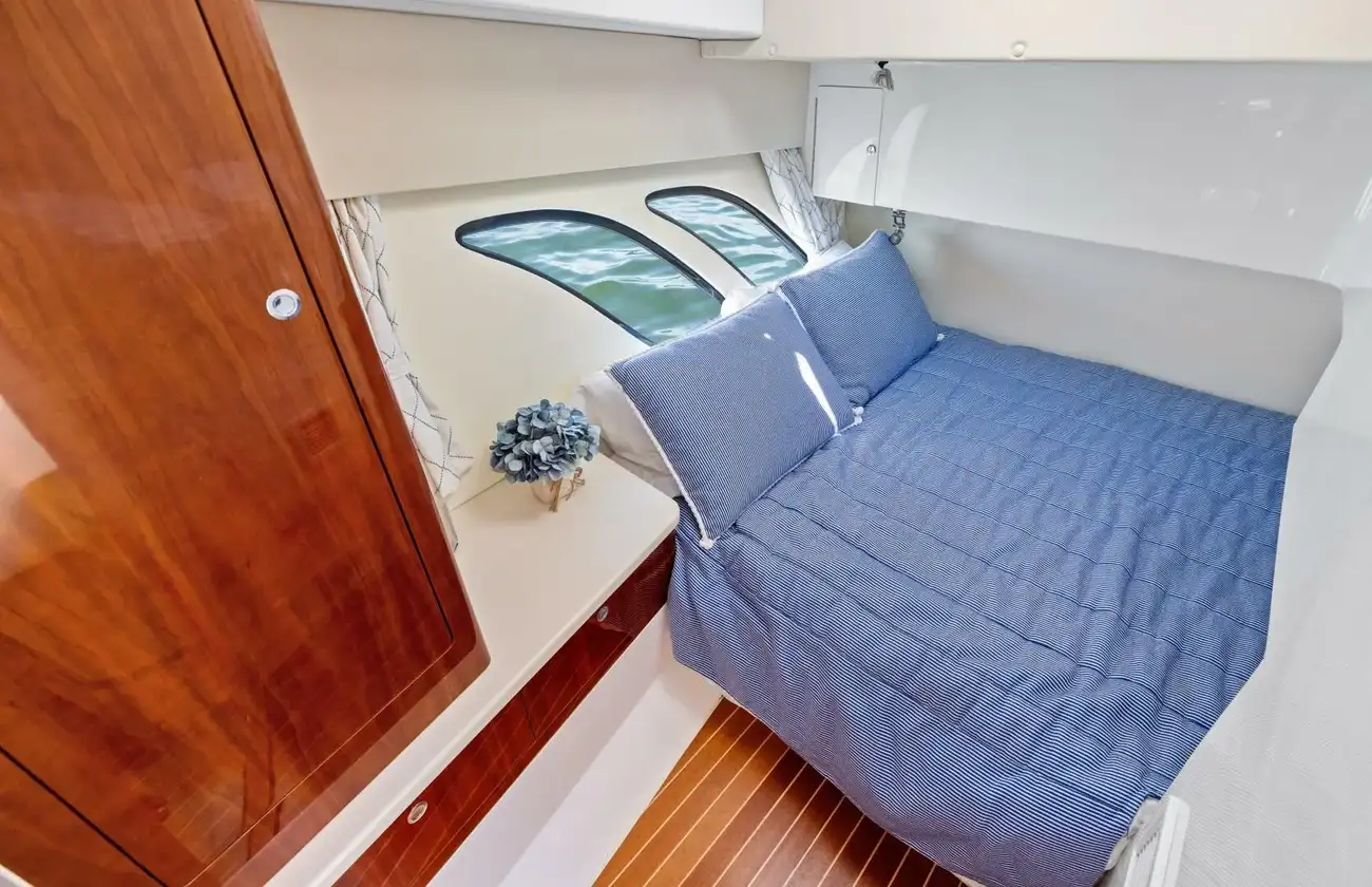 Thumbnail von Intrepid 430 Sport Yacht Lil' Sumpin II