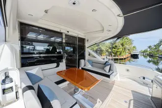 Thumbnail von Riviera 6000 Sport Yacht