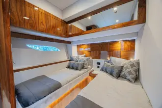Thumbnail von Riviera 6000 Sport Yacht