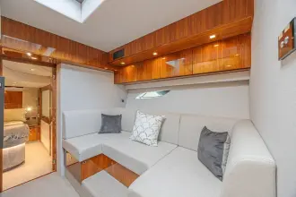 Thumbnail von Riviera 6000 Sport Yacht