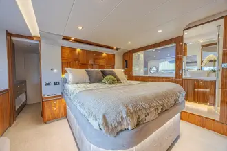 Thumbnail von Riviera 6000 Sport Yacht