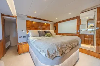 Thumbnail von Riviera 6000 Sport Yacht