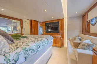 Thumbnail von Riviera 6000 Sport Yacht