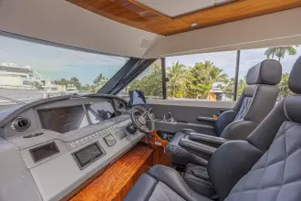 Thumbnail von Riviera 6000 Sport Yacht