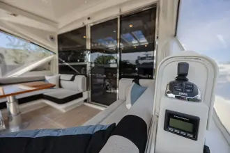 Thumbnail von Riviera 6000 Sport Yacht