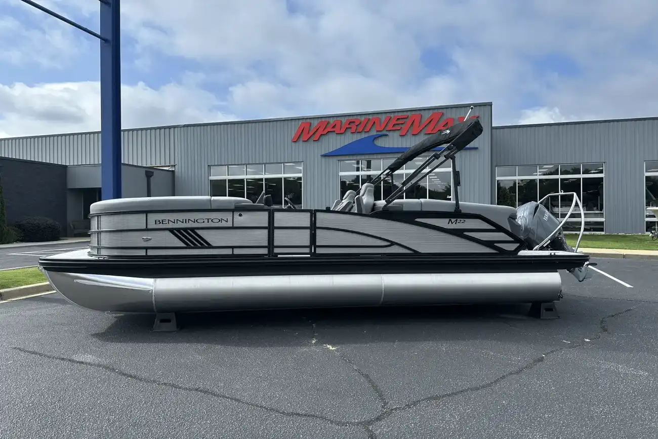 Bennington Fishtoon 22S