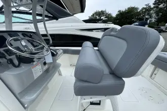 Thumbnail von Boston Whaler 230 Outrage