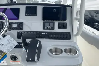 Thumbnail von Boston Whaler 230 Outrage