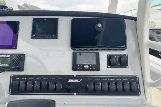 Thumbnail von Boston Whaler 230 Outrage