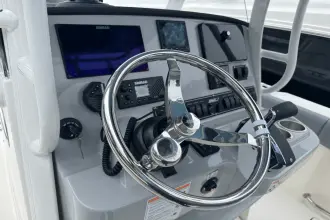 Thumbnail von Boston Whaler 230 Outrage