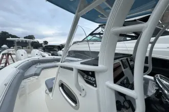 Thumbnail von Boston Whaler 230 Outrage