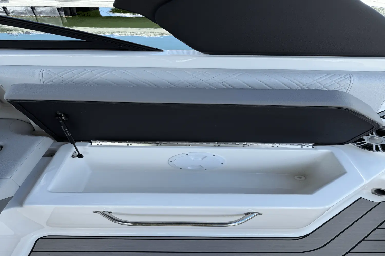 Thumbnail von Sea Ray SDX 270 fuera de borda