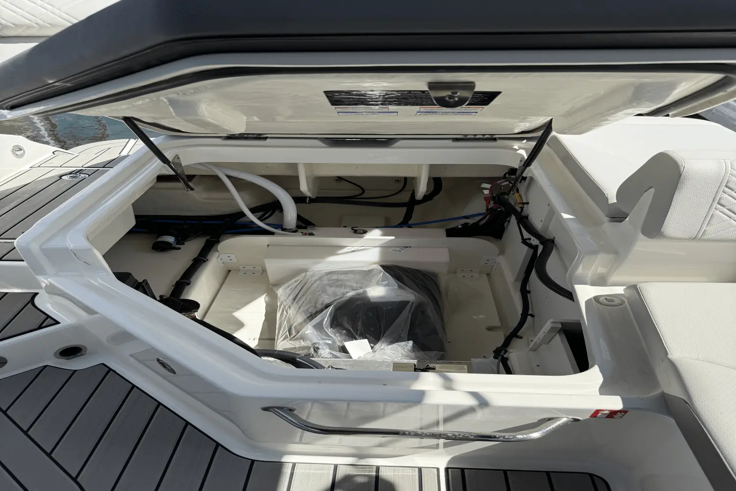 Thumbnail von Sea Ray SDX 270 fuera de borda