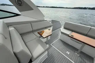 Thumbnail von Cruisers Yachts 38 GLS