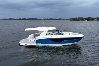 Thumbnail von Cruisers Yachts 38 GLS