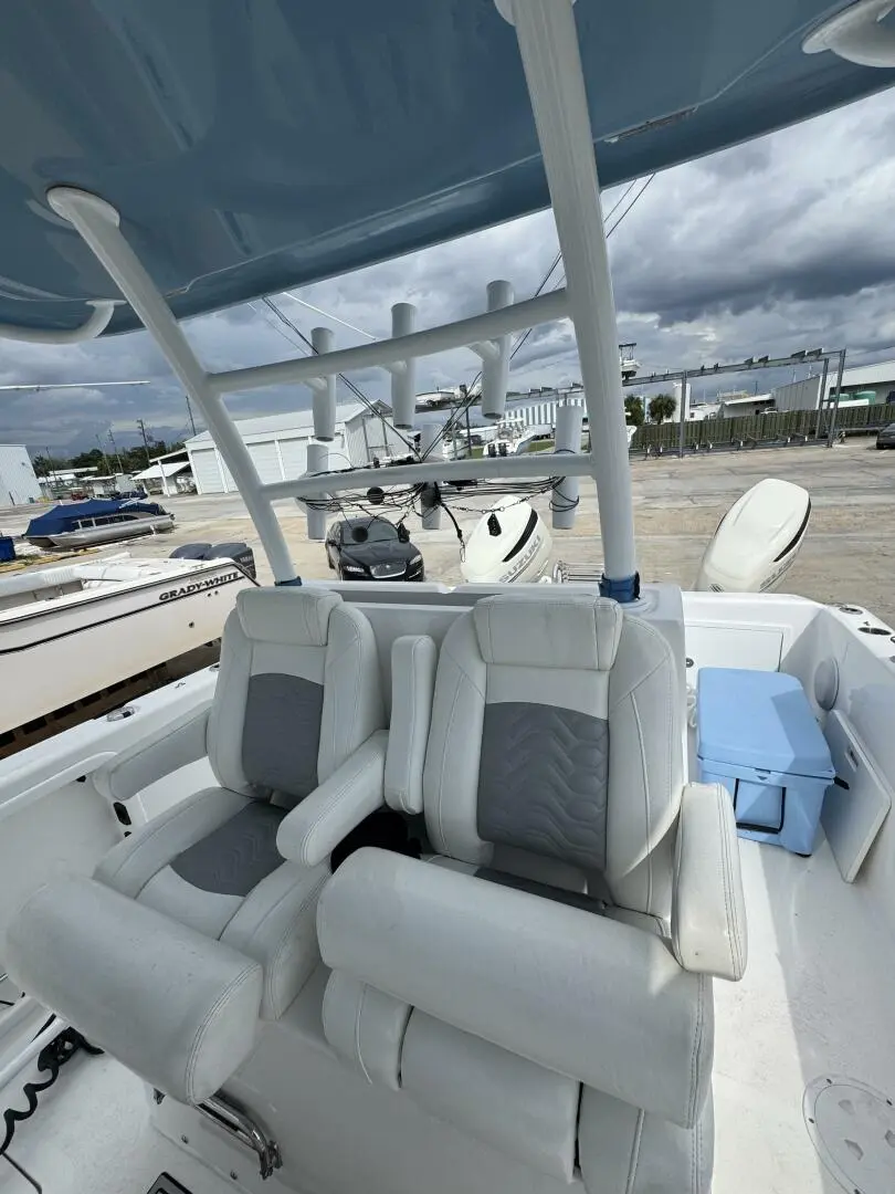 Thumbnail von Twin Vee 28 GF