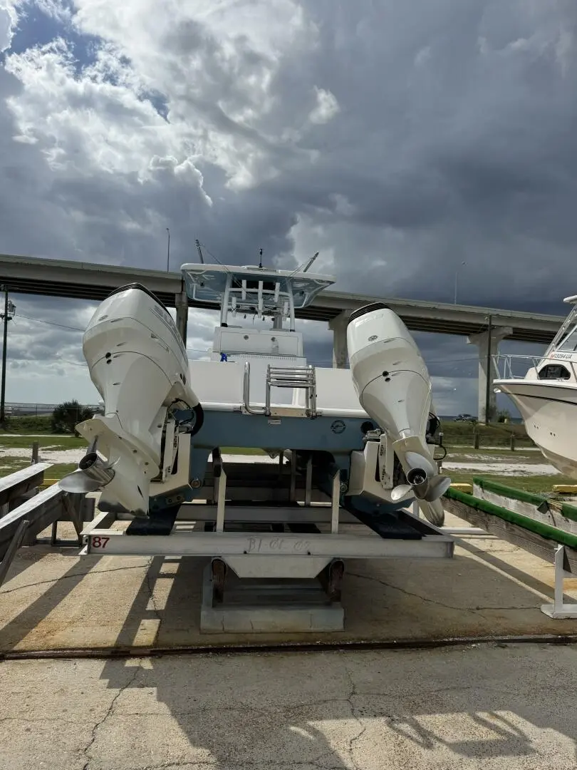 Thumbnail von Twin Vee 28 GF