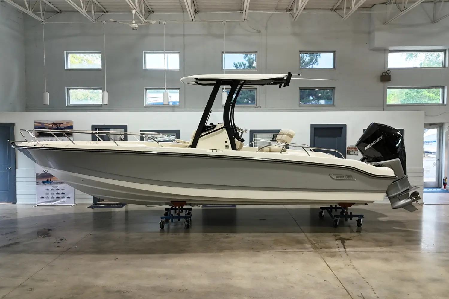 Boston Whaler 250 Dauntless