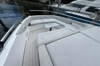 Thumbnail von Azimut 42 V&V