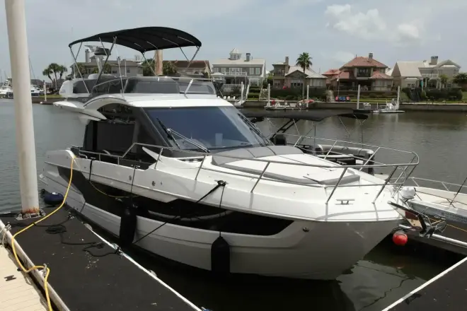 Galeon 400 FLY What Me Worry