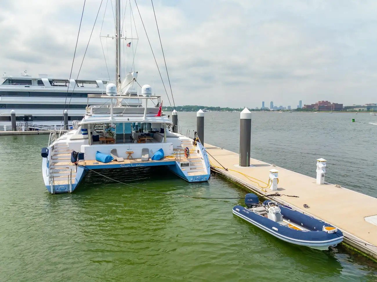 Thumbnail von Privilege 745 Sur L'eau