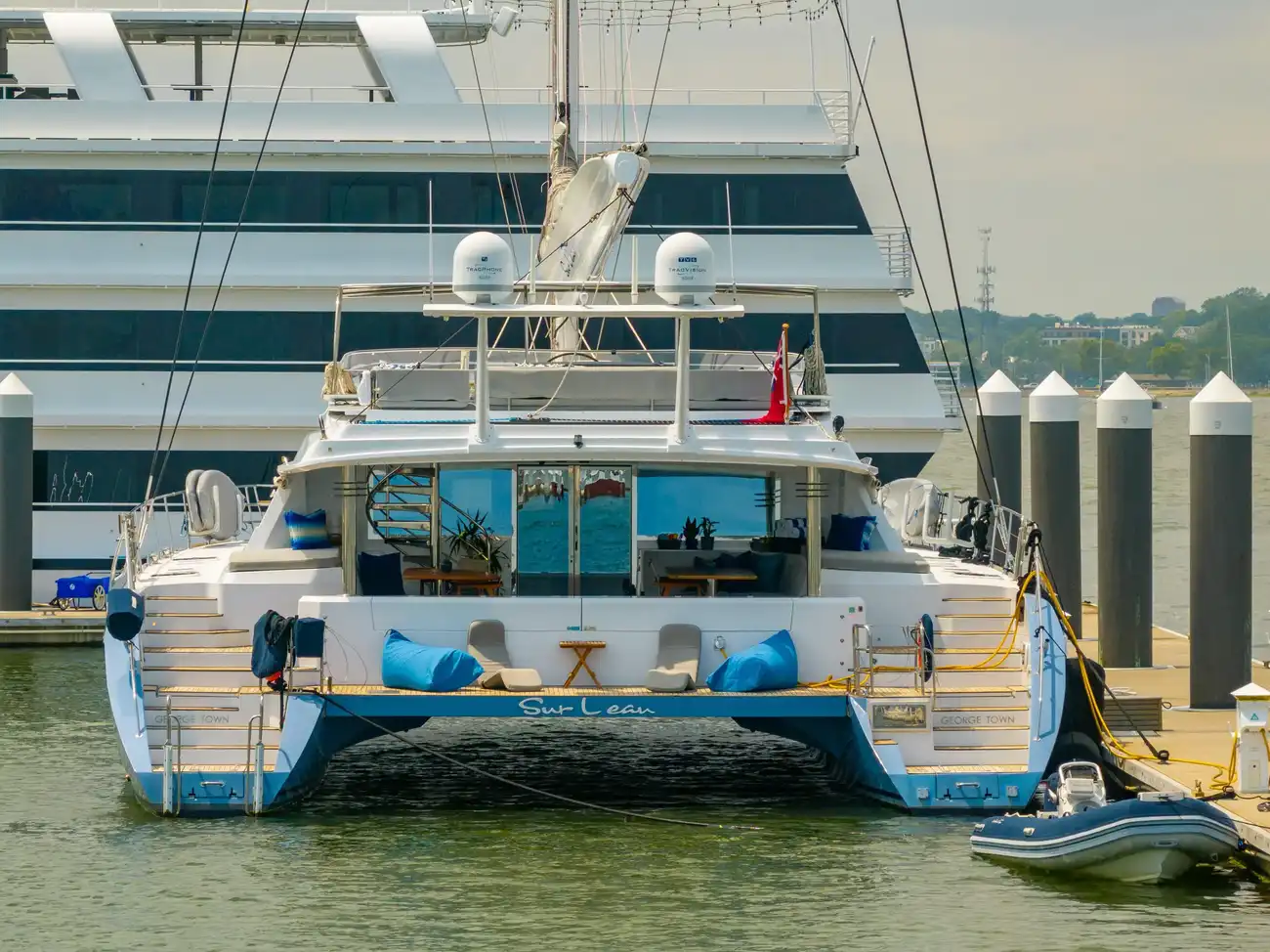 Thumbnail von Privilege 745 Sur L'eau