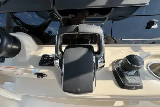Thumbnail von Boston Whaler 330 Outrage