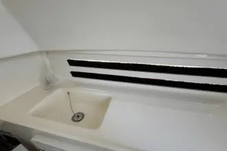 Thumbnail von Boston Whaler 330 Outrage