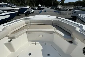 Thumbnail von Boston Whaler 330 Outrage