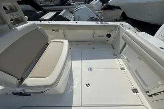 Thumbnail von Boston Whaler 330 Outrage