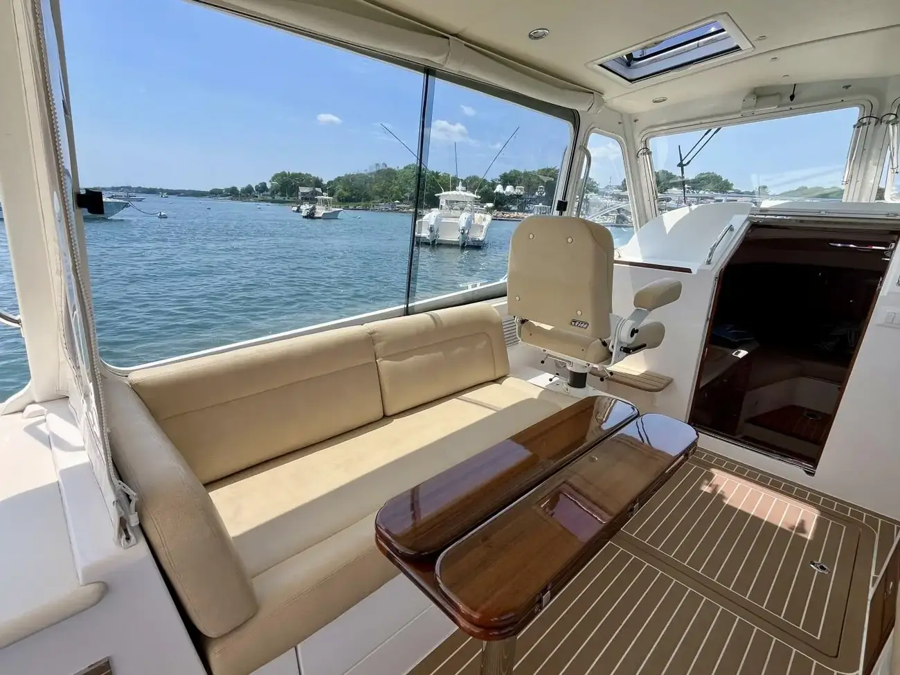 Thumbnail von MJM Yachts 35Z Waterlee