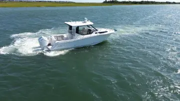 Thumbnail von Boston Whaler 325 Conquest
