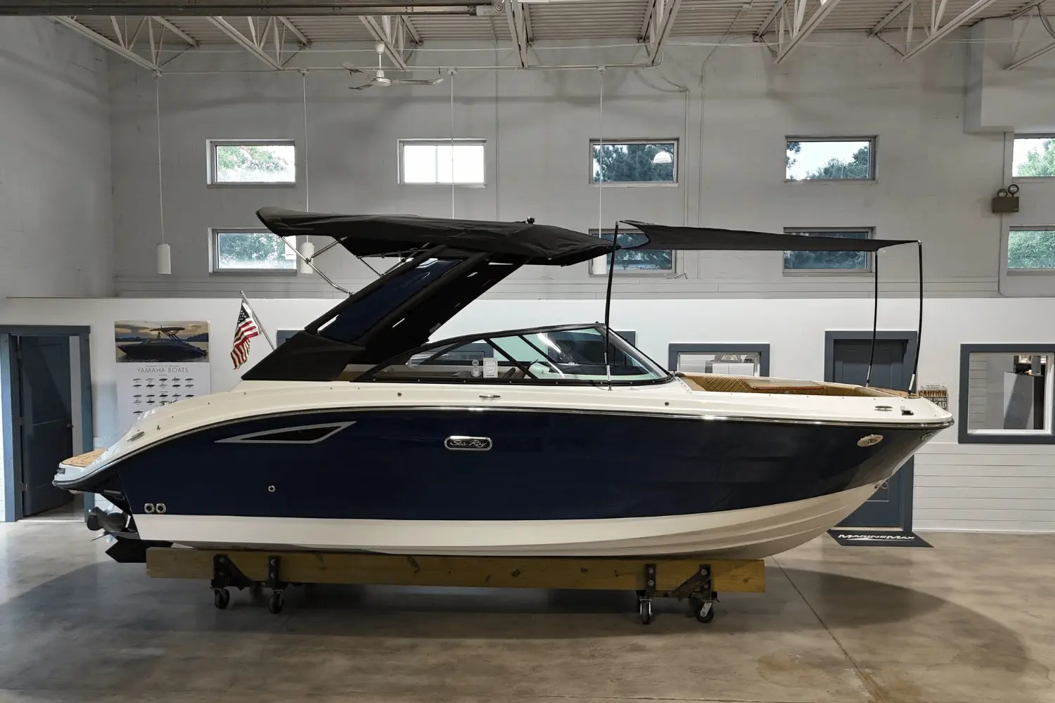 Sea Ray SDX 230